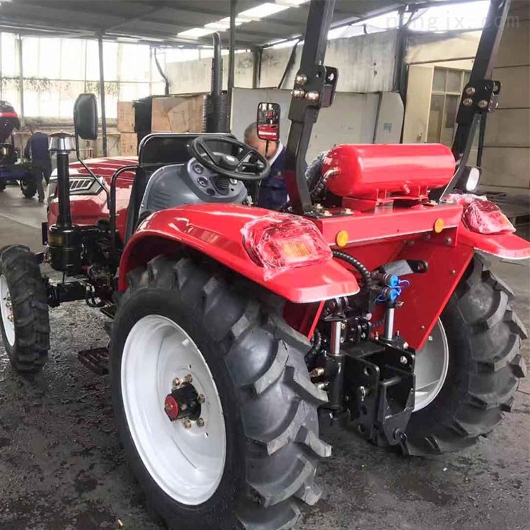 15馬力靈活好操作單杠四輪拖拉機(jī)