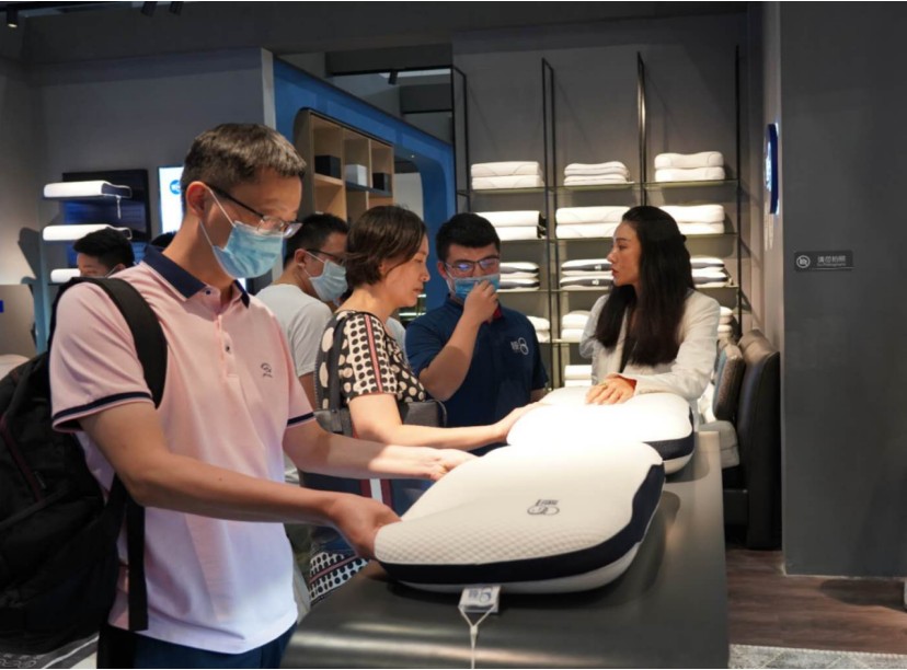 睡8與愛(ài)依瑞斯，強(qiáng)強(qiáng)合作，攜手共進(jìn)