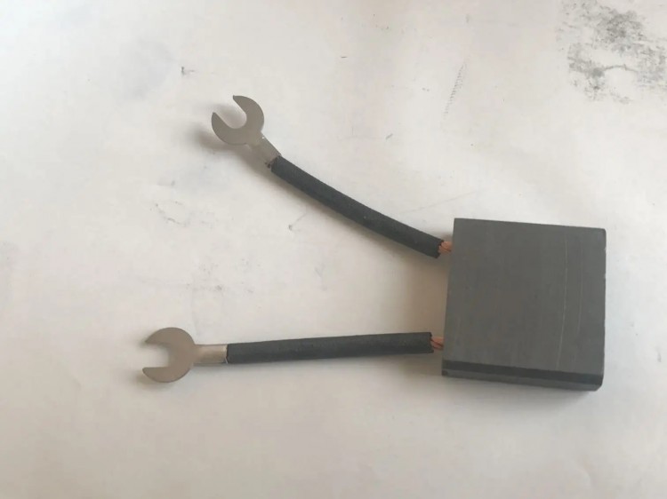 施工機(jī)械使用的電機(jī)電刷的維護(hù)規(guī)定