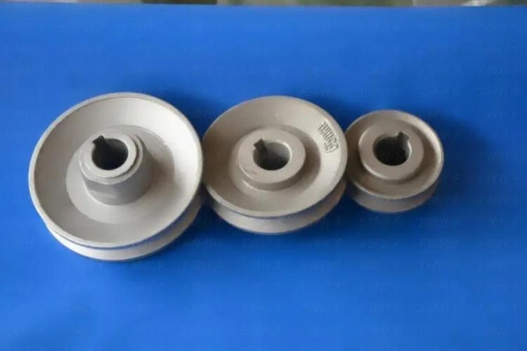 拆裝電動(dòng)機(jī)皮帶輪的方法