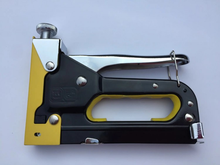 手動打釘槍的使用方法及注意事項